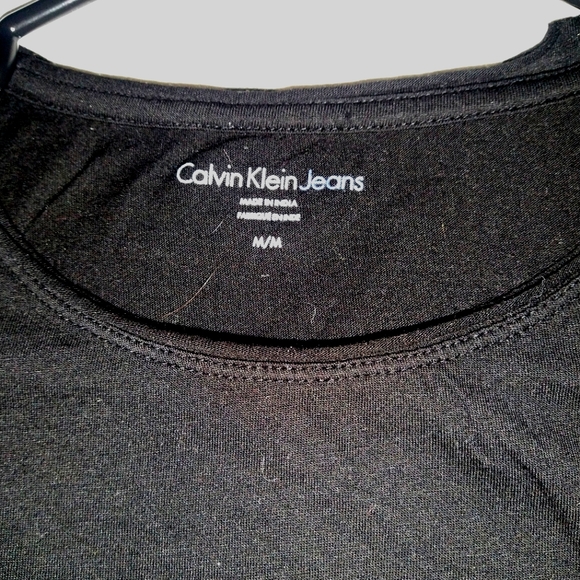 3/$20 Calvin Klein T-shirt - Picture 2 of 3